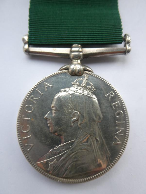VOLUNTEER FORCE LONG SERVICE MEDAL(VICTORIA REGINA)-UNNAMED AS ISSUED