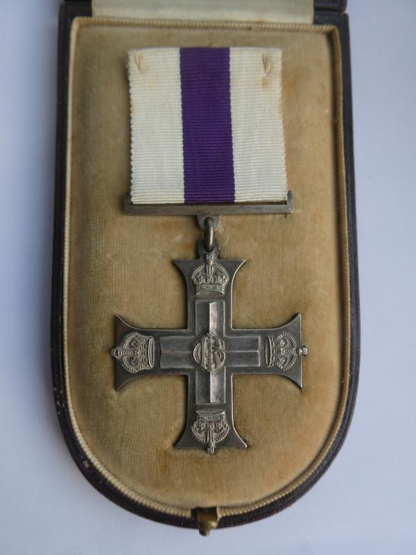 MILITARY CROSS (GEORGE V) IN ORIGINAL BOX OF ISSUE