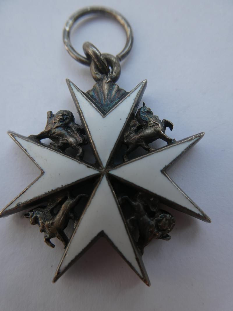 ORDER OF ST JOHN OFFICERS ENAMELLED BADGE-30 MM -SMALL SIZE
