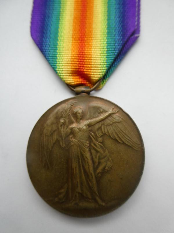 VICTORY MEDAL TO BANDSMAN CLARKIN-LINCOLNSHIRE REGT-TAKEN PRISONER OF WAR ON 24/08/1914 AT MONS-DIED AS A PRISONER OF WAR AND BURIED IN LATVIA